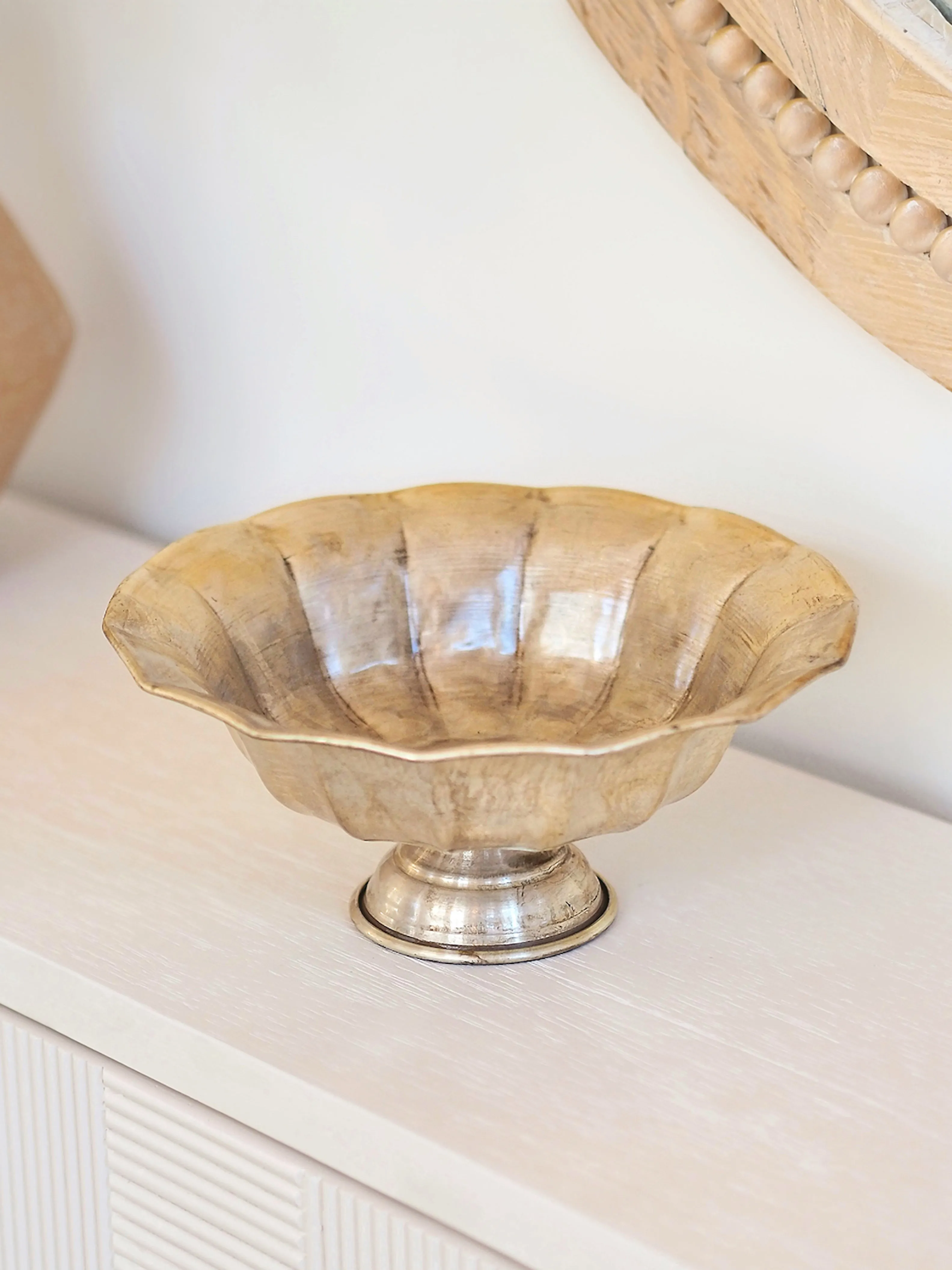 Decorative Ruffle Footed Bowl