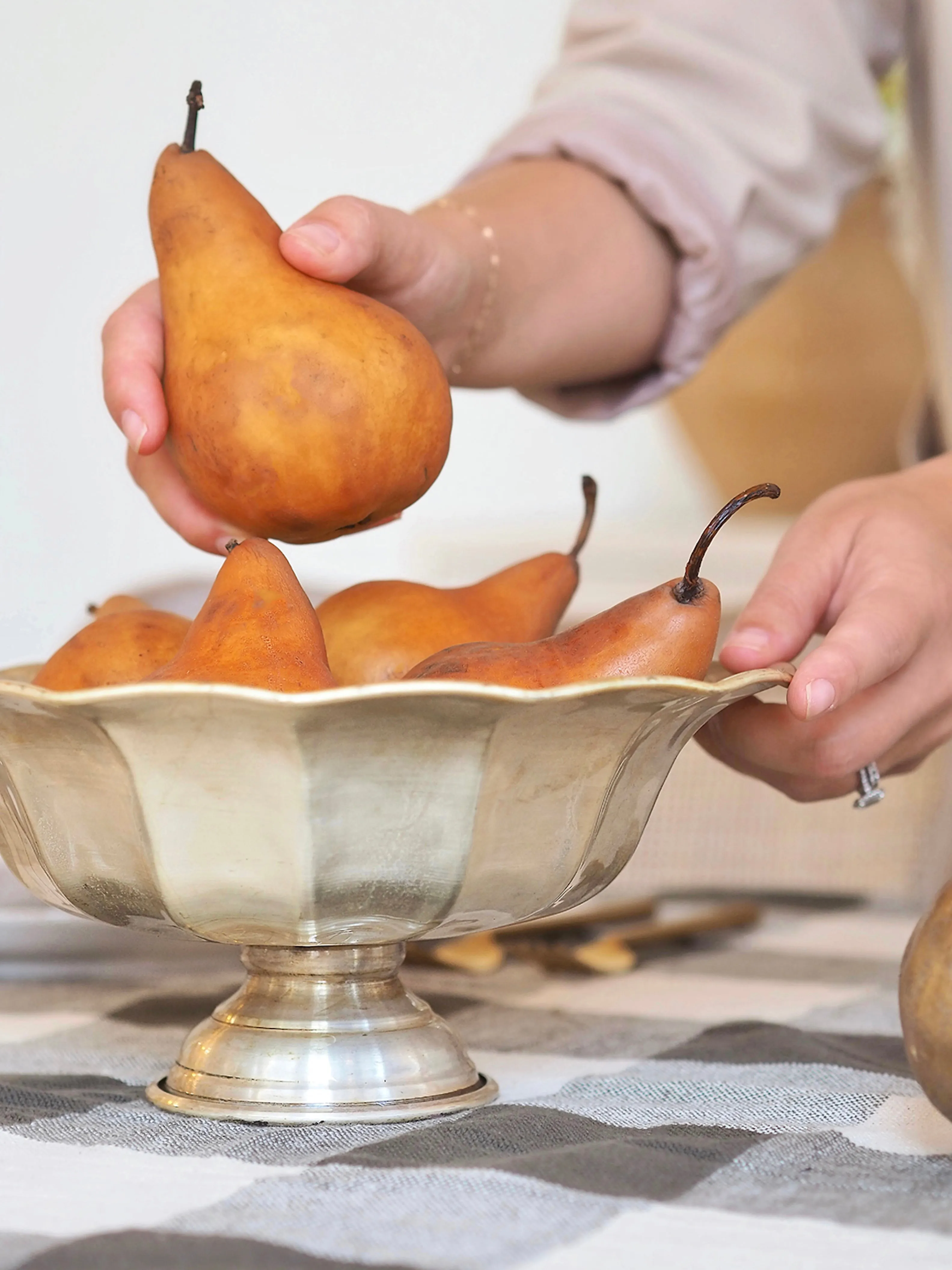 Decorative Ruffle Footed Bowl