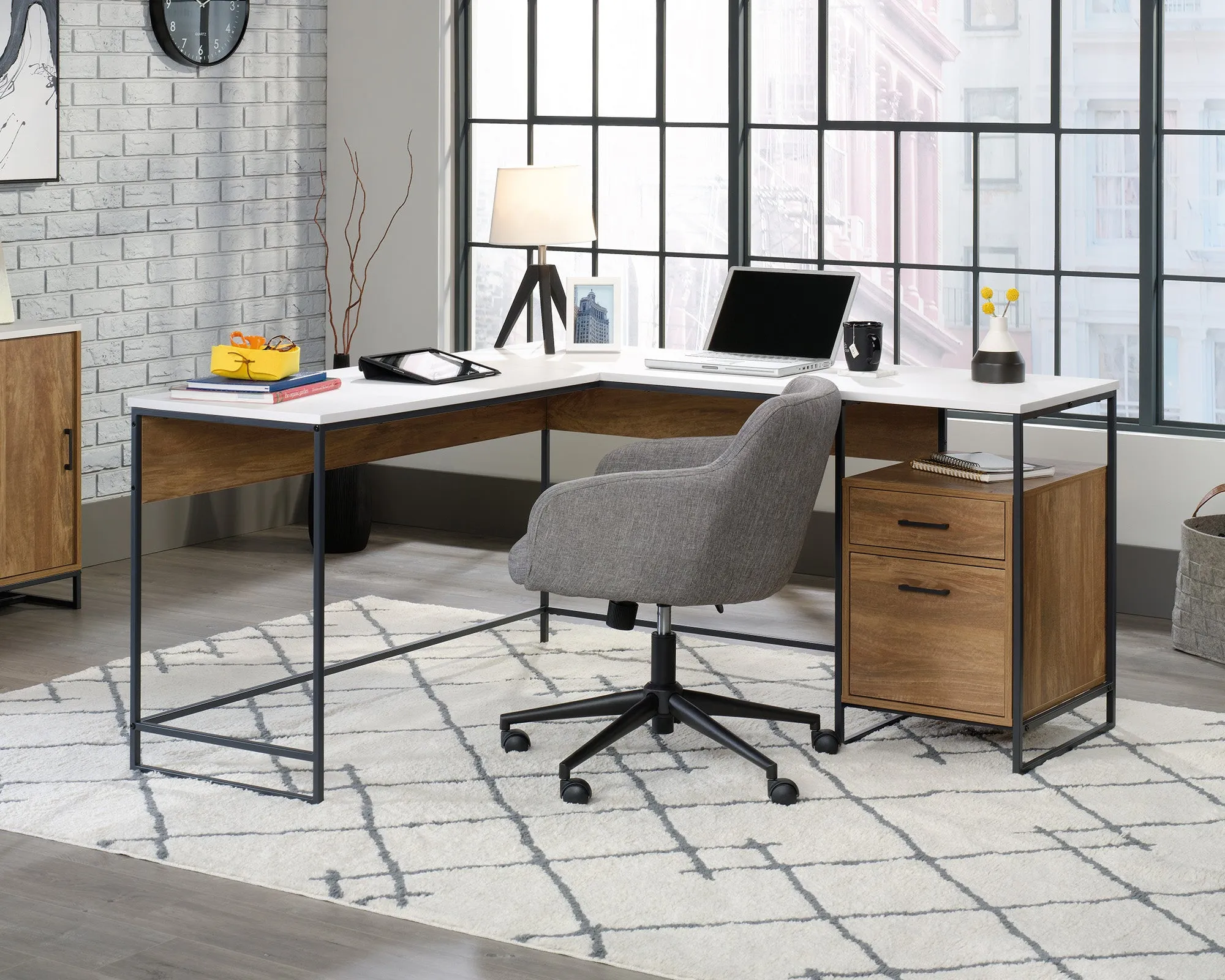 Tremont Row L Desk Sm